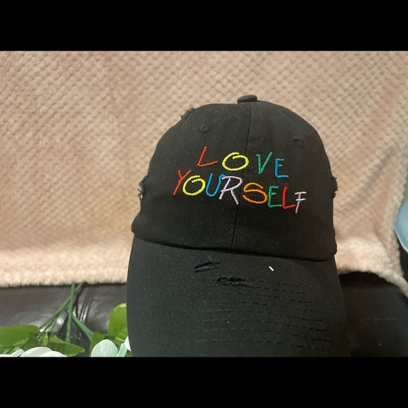 Hat - Picture 3 of 4